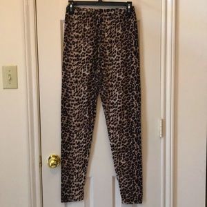 Leopard print leggings